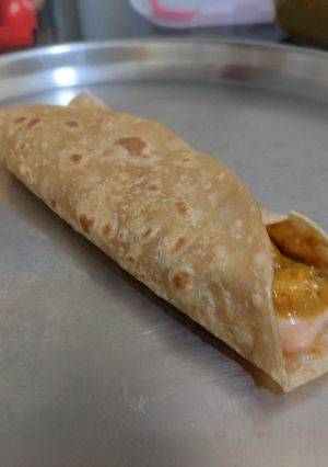 A picture of Chana Mayo rolls.