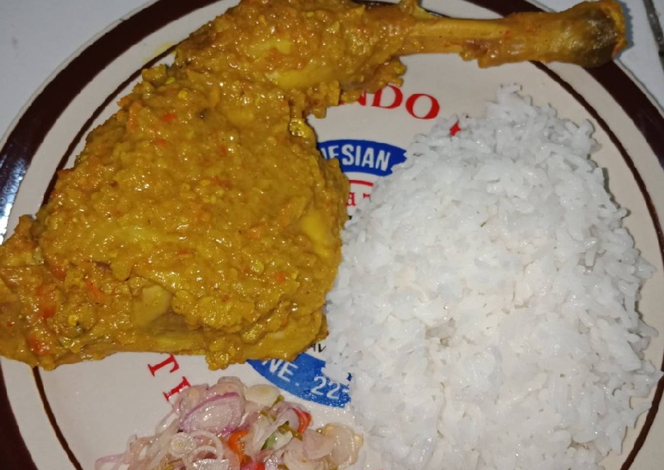 Ayam Beta dengan sambal tikar