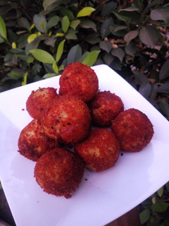 A picture of Yam balls.