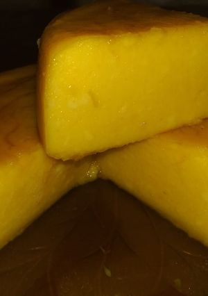 Una foto de Budín de polenta con caramelo