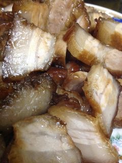 Hình của món Thịt ba chỉ (rọi) om xì dầu.