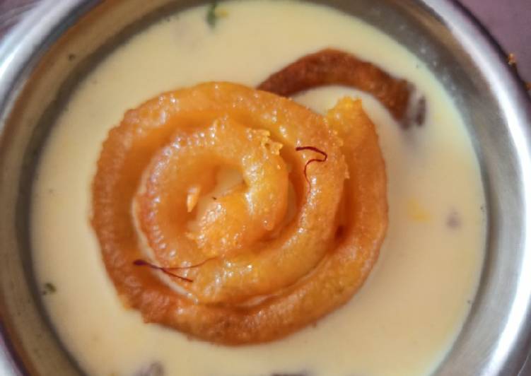 Jalebi with rabdi milk