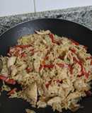 🍚 Salteado de arroz con pollo y pimiento rojo