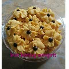 รูปของ Kue kering semprit
