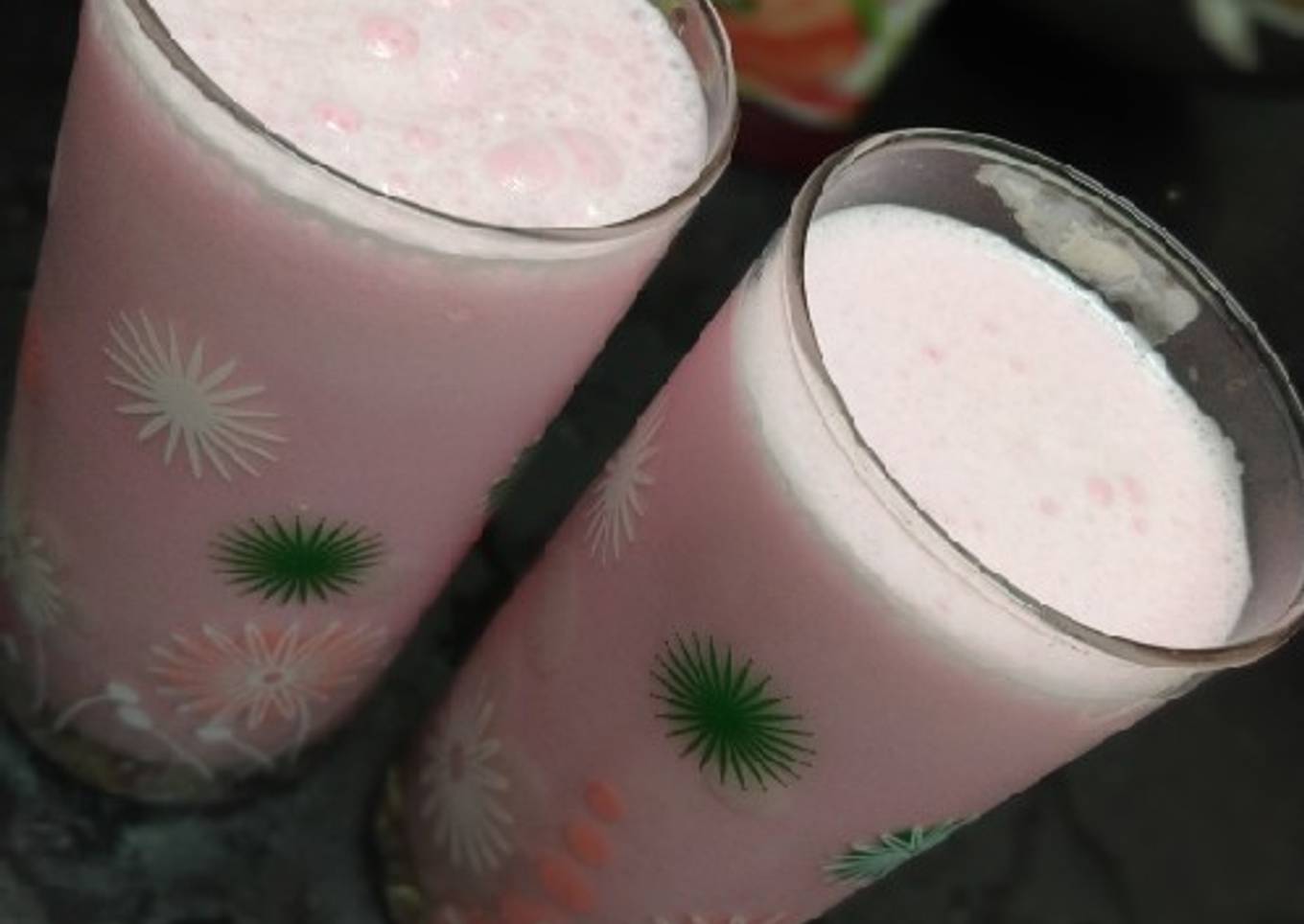 Strawberry milkshake🍓