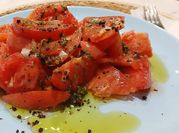Una foto de tomates maduros
