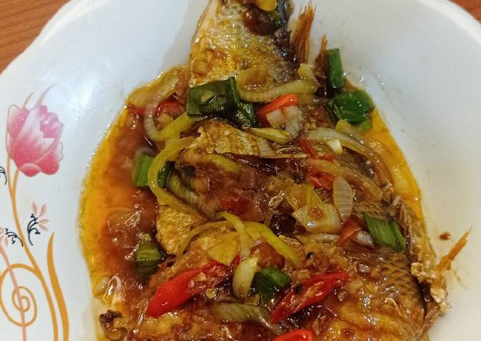 Resep Ikan Kakap Saus Tiram Lada Hitam Oleh Isfanti Cookpad