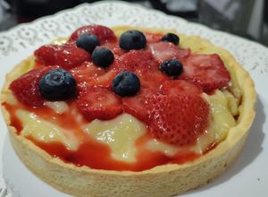 Una foto de Tarta Frutal🍓🫐🫶🏻 Express con Pastelera Fácil y Rápida