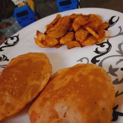 A picture of Aloo puri.