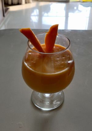 મેંગો મિલ્ક શેક (Mango Milk Shake Recipe In Gujarati) રેસીપી મુખ્ય ફોટો