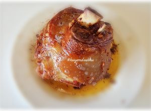 Hình của món Đùi heo nướng bơ tỏi.