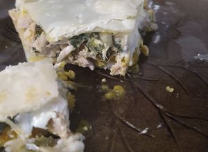 Una foto de Tarta de pollo y cuarentena!! 😅😂