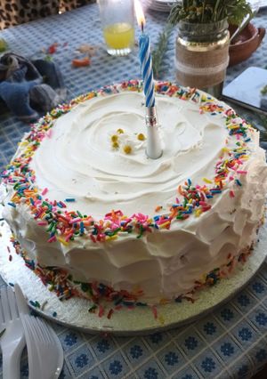 Una foto de Torta clásica de cumpleaños