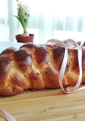 Húsvéti mazsolás fonott kalács recept fotója