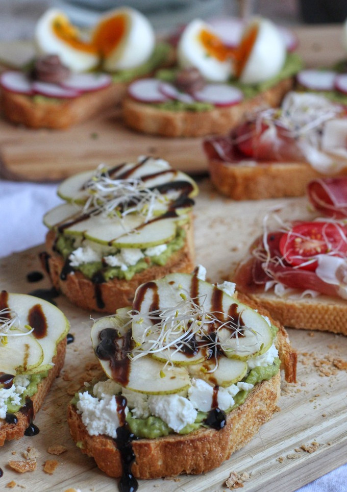 Una foto de Tostas variadas