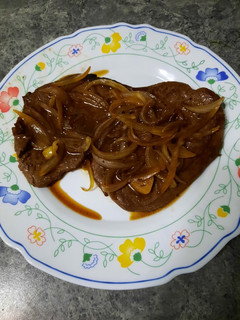 Una foto de Filetes de hígado encebollado