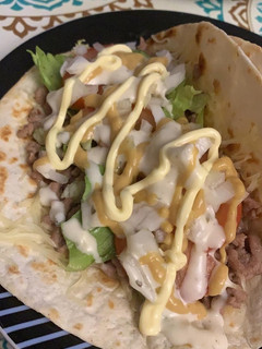 Una foto de Fajita de carne picada, queso y verdura 🤩