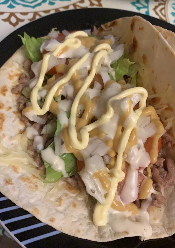Una foto de Fajita de carne picada, queso y verdura 🤩