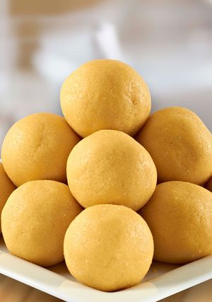 A picture of Besan Ladoo Recipe.
