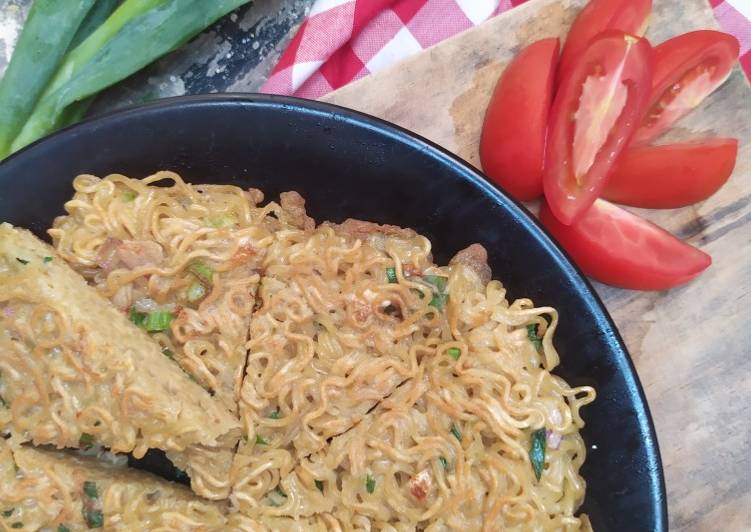 Cara Gampang Menyiapkan Omlete Mie Goreng Anti Gagal