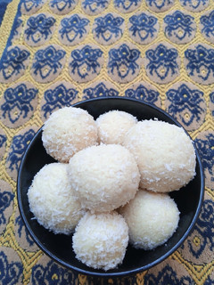 A picture of Coconut Laddu.