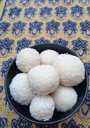 A picture of Coconut Laddu.