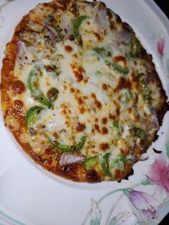 रोटी पिज़्ज़ा(Roti pizza recipe in Hindi) रेसिपी मुख्य फोटो
