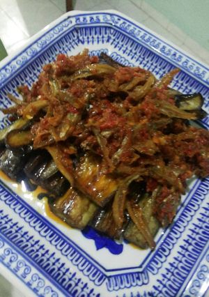Foto resep Terong goreng siram sambal ikan teri
