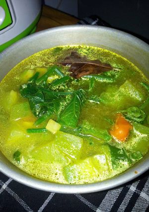 Foto resep Jukut Jepang Mekuah Bumbu Bali (Labu Siam Berkuah+Daun mudanya)