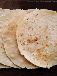 Una foto de Masa para tacos (o Rapiditas) con maíz blanco pisado/trillado y harina de arroz. SIN GLUTEN, VEGANO