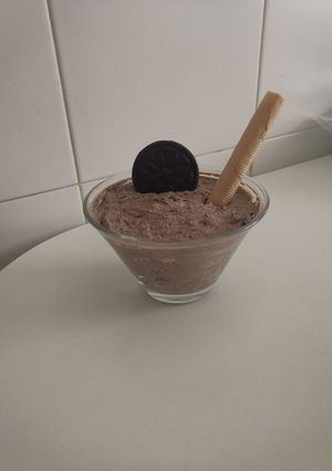 Una foto de Mousse de galletas oreo