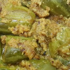 A picture of Potol narkol posto(parwal with coconut and poppy paste).