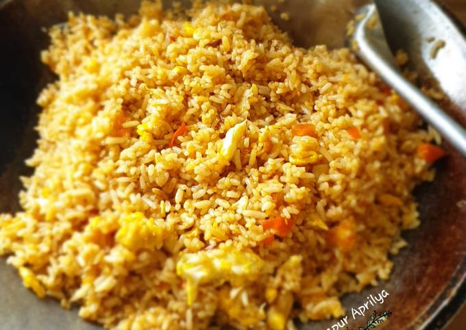 Cara Gampang Menyiapkan Nasi goreng ala abang gerobak yang Bikin Ngiler