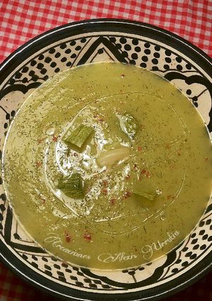 Una foto de Crema de tronchos de coliflor, y calabacines