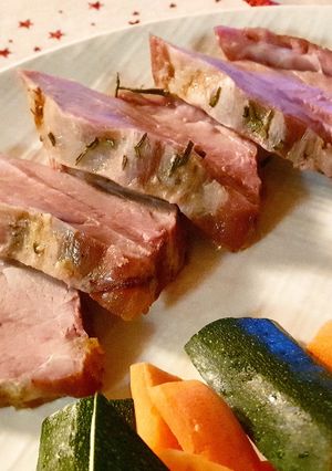 Foto di Filetto di Maiale al rosmarino affumicato al ciliegio (al bbq)