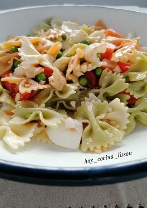 Una foto de Ensalada de pasta y sepia