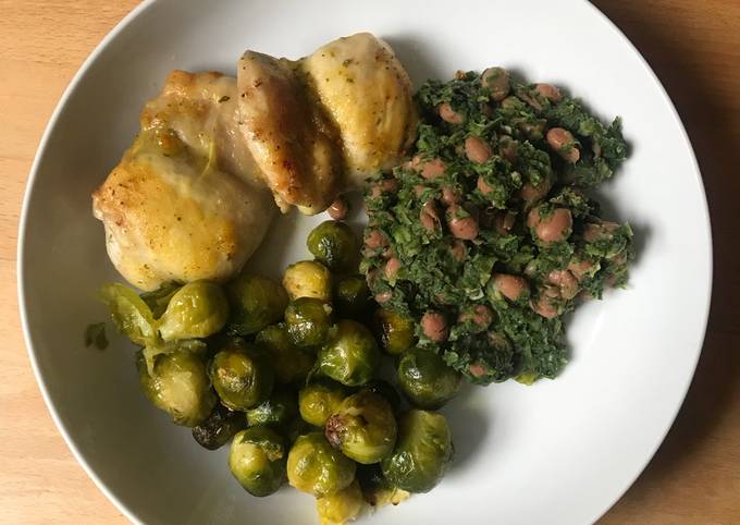 Roasted chicken thighs and veg with spinach and beans