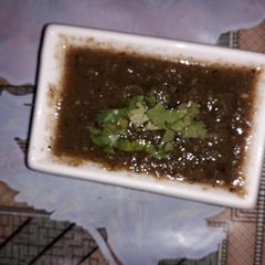 A picture of Rost hari mirch & timatar chattni.