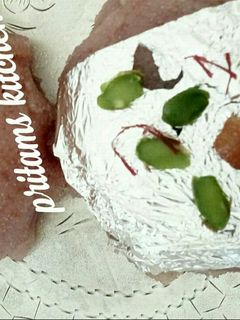 पोमेग्रेनेट हलवा (Pomegranate Halwa recipe in Hindi) रेसिपी मुख्य फोटो