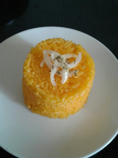 Una foto de Arroz de caldo de pollo con sabor a cebolla