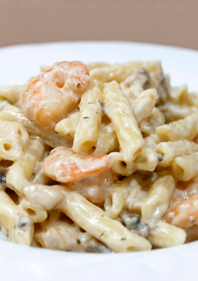 Una foto de Macarrones con gambas