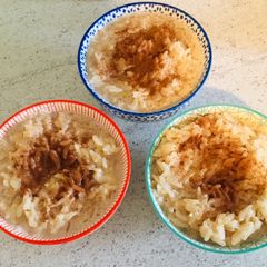 A picture of Rice pudding.