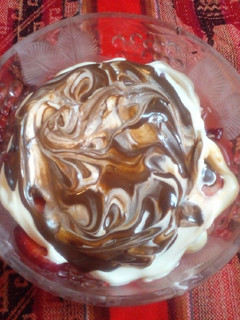 Una foto de Frutillas con crema