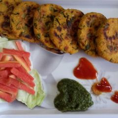 Makki & methi croquettes (tikki) A picture of Makki & methi croquettes (tikki).