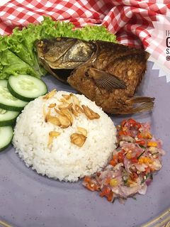 Foto resep Ikan Mas Goreng Sambal Matah