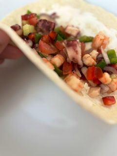 Una foto de Tacos de salpicón con vinagreta y queso crema - Receta de Batch Cooking