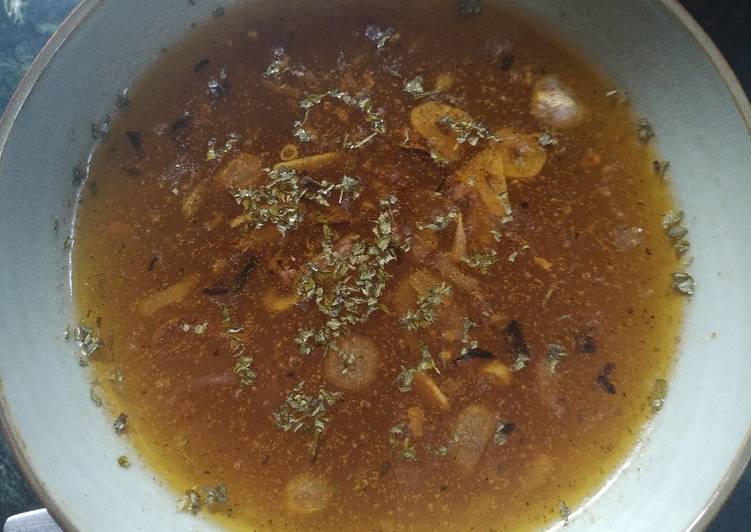 How to Prepare Homemade Garlic Chicken Soup