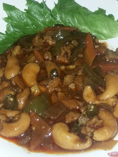 A picture of Mutton with cushew nuts. #Ramadhanicontest.