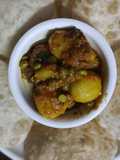 লুচি আলুর দম (Luchi aloor dum recipe in Bengali)
