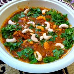 A picture of Kaju curry restaurant style.